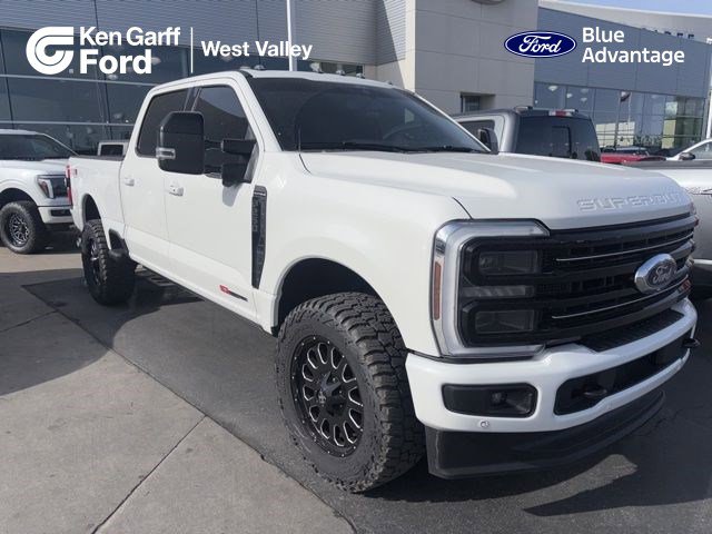 Certified 2025 Ford F250 Platinum AWD/4WD image 1