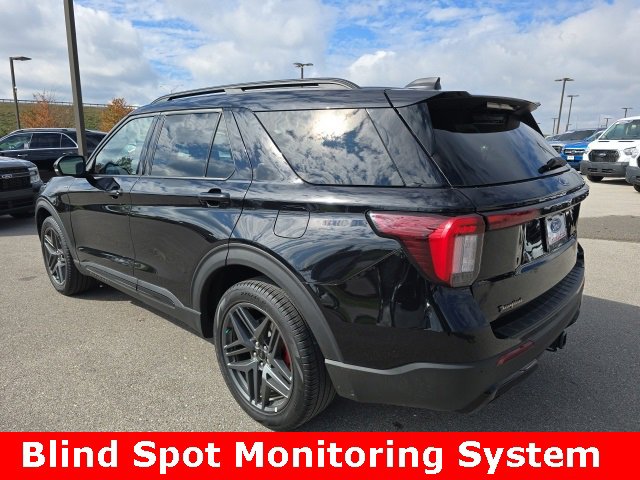 Certified 2025 Ford Explorer ST-Line w/ ST-Line Street Pack image 3
