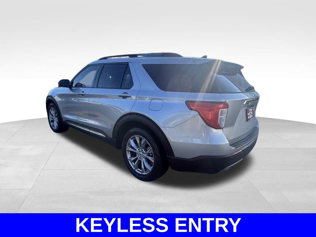 Certified 2022 Ford Explorer XLT w/ Equipment Group 202A image 7