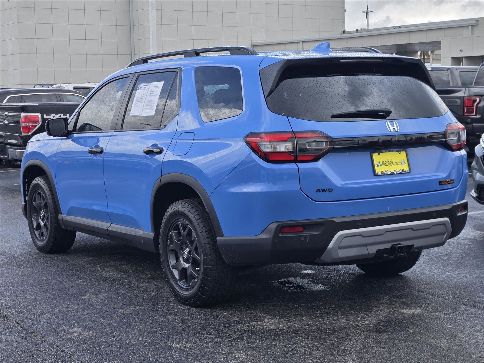 Used 2025 Honda Pilot TrailSport image 6