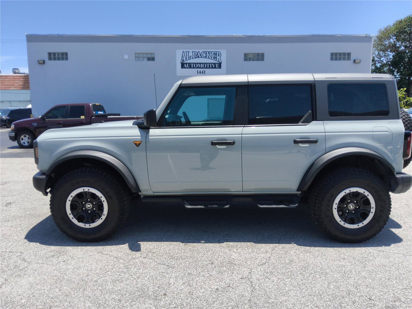 Certified 2023 Ford Bronco Badlands w/ Sasquatch Package AWD/4WD image 2