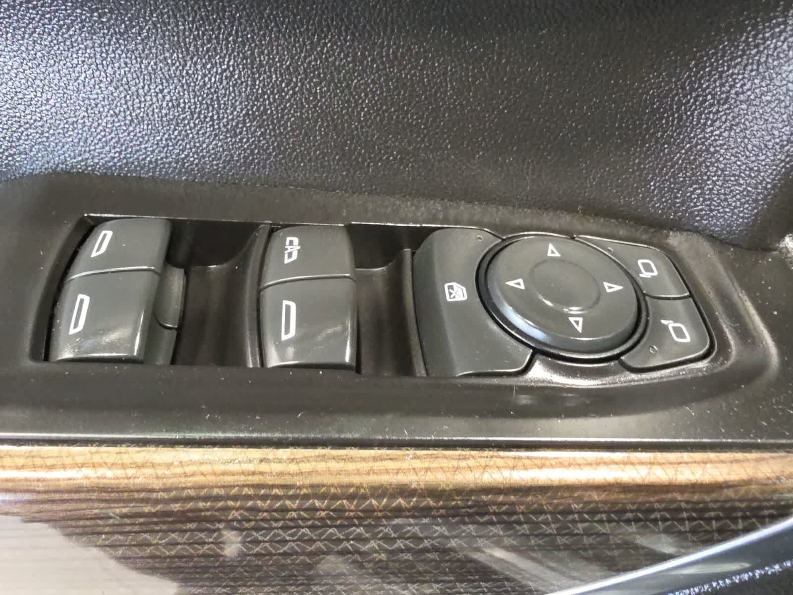 Used 2020 Chevrolet Silverado 1500 LT w/ All-Star Edition AWD/4WD image 14