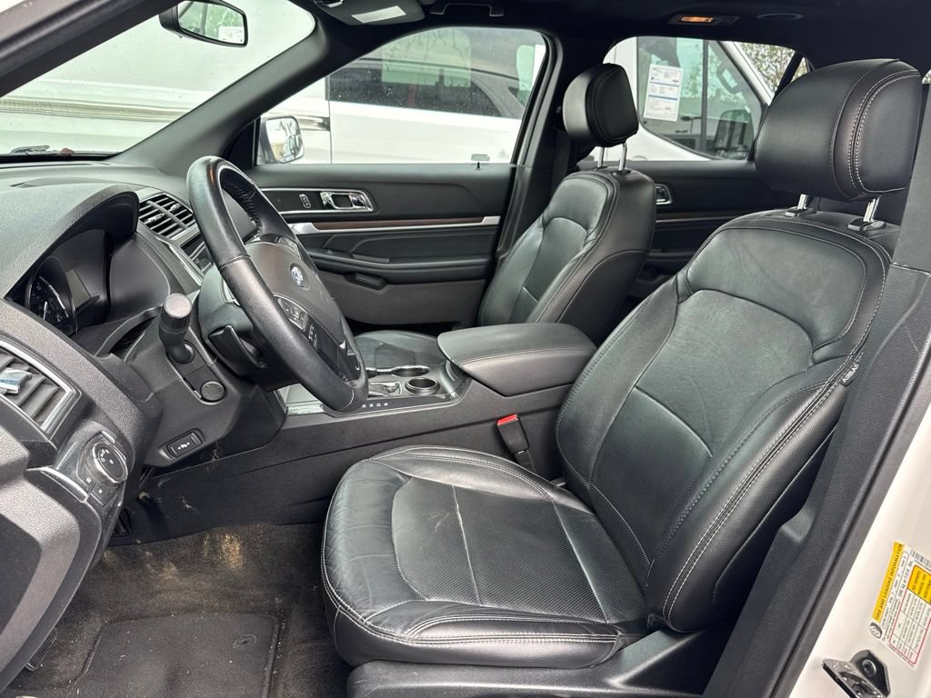 Certified 2017 Ford Explorer Limited FWD image 7