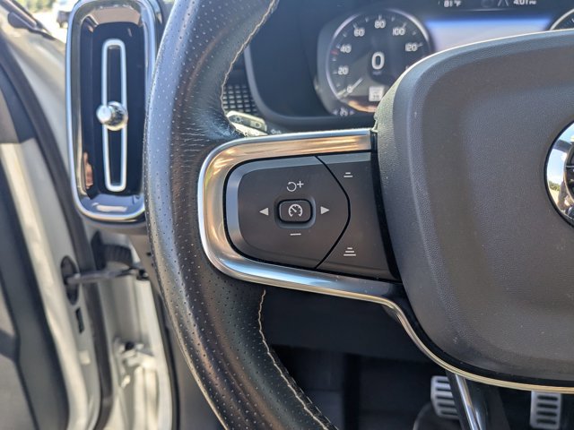 Used 2021 Volvo XC40 T5 R-Design AWD/4WD image 16