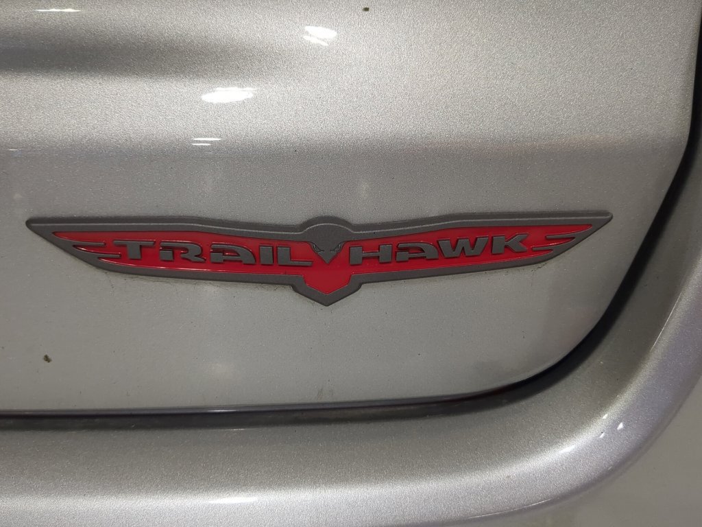 Used 2022 Jeep Compass Trailhawk AWD/4WD image 9