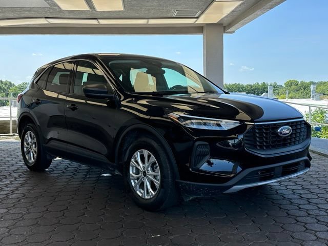 Certified 2023 Ford Escape Active AWD/4WD image 28