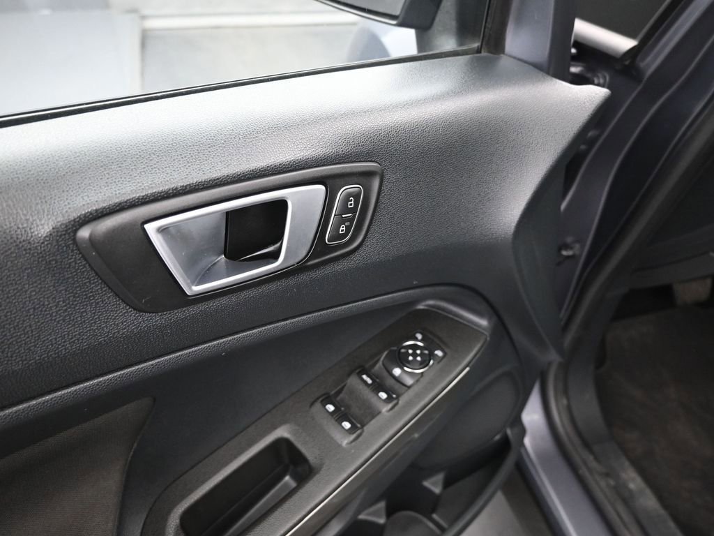 Certified 2018 Ford EcoSport SE image 42