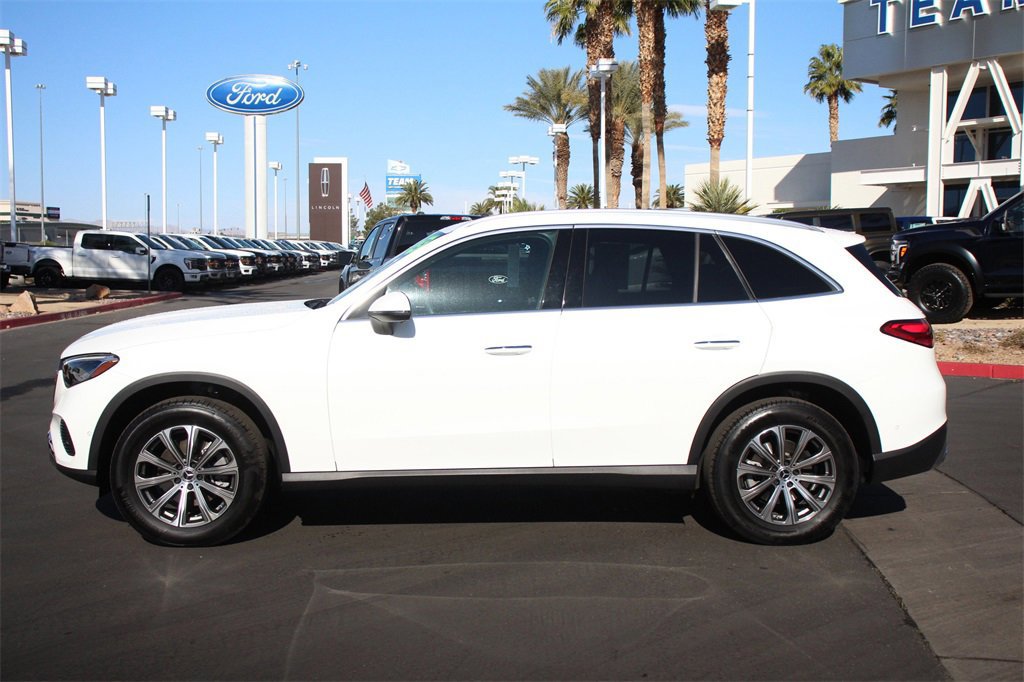 Used 2025 Mercedes-Benz GLC 300 4MATIC image 4