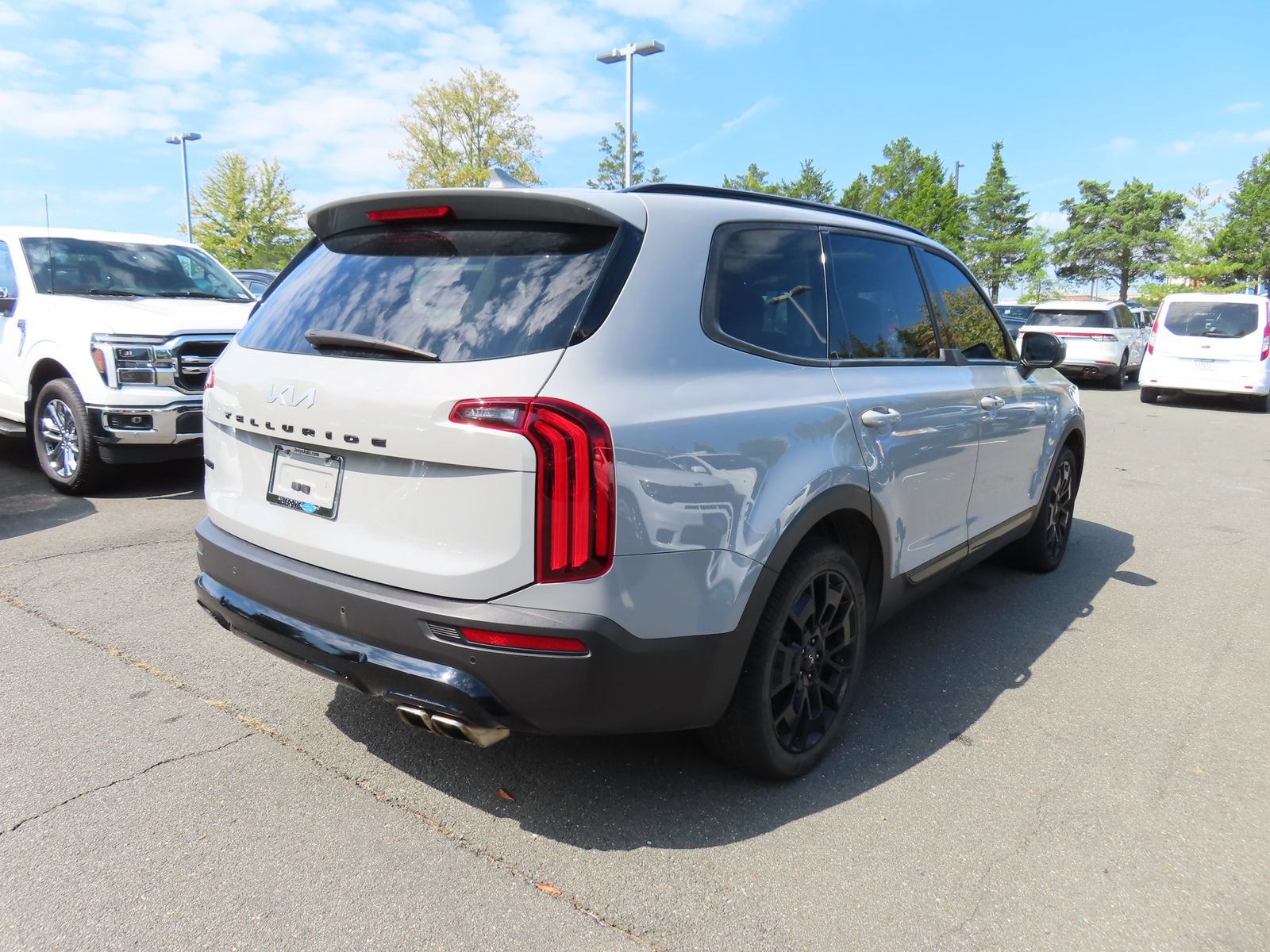 Used 2022 Kia Telluride EX w/ EX Premium Package AWD/4WD image 4