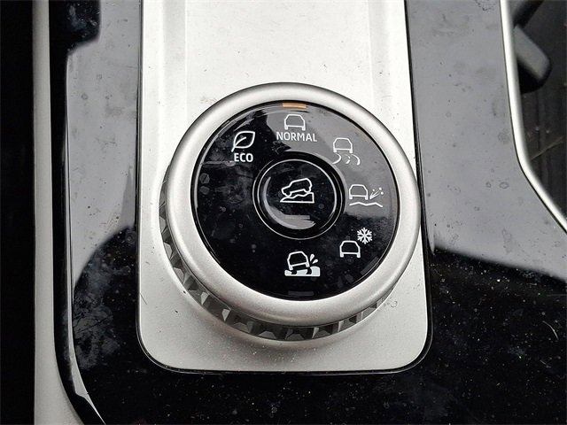 Used 2025 Mitsubishi Outlander SE image 29