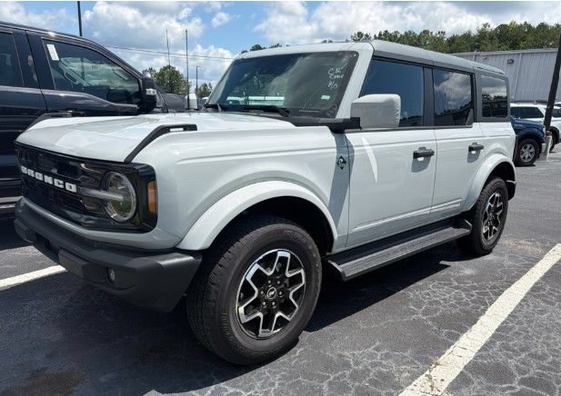 Certified 2026 Ford Bronco Outer Banks AWD/4WD image 2