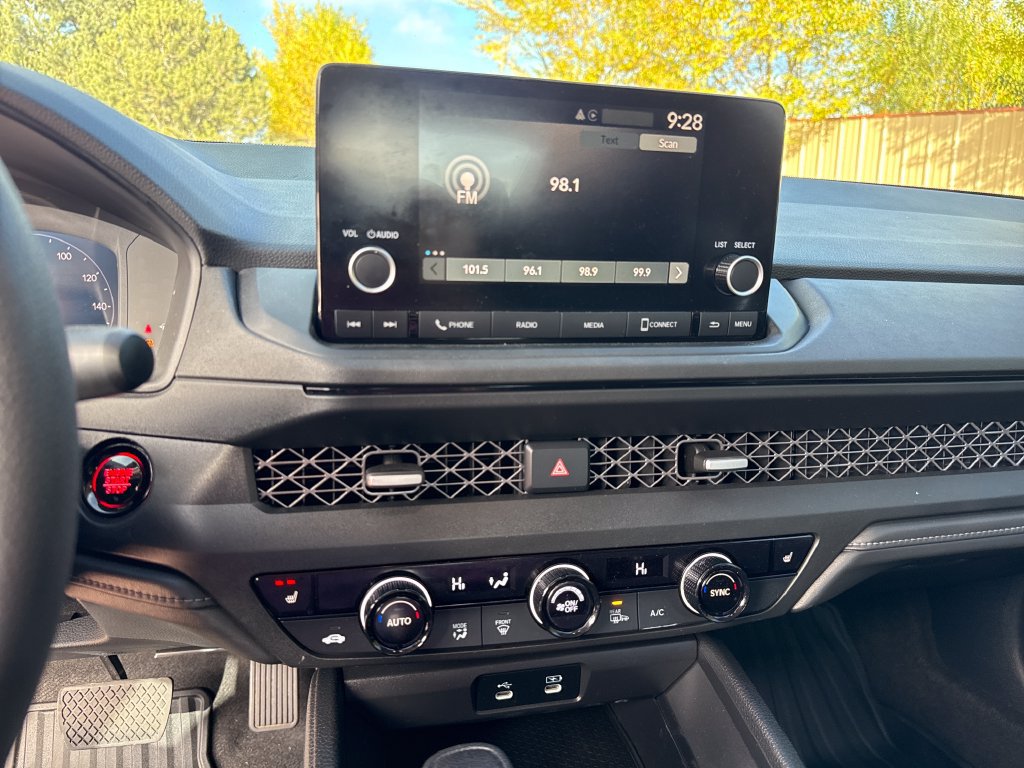 Used 2023 Honda Accord EX image 18