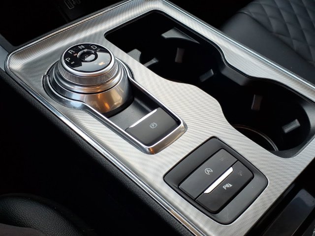 Certified 2024 Ford Edge Titanium AWD/4WD image 29