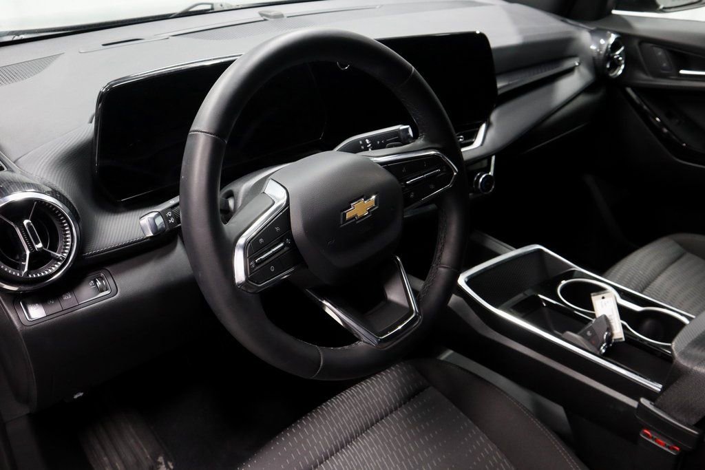 Used 2025 Chevrolet Equinox LT image 26