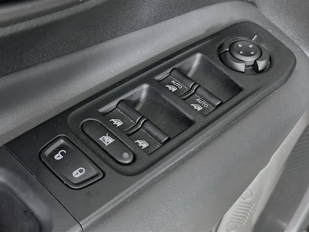 Used 2023 Jeep Renegade Latitude AWD/4WD image 29