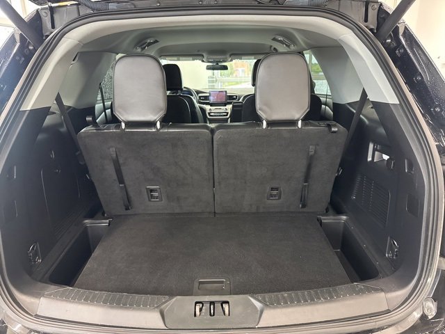 Certified 2022 Ford Explorer XLT w/ Equipment Group 202A image 8
