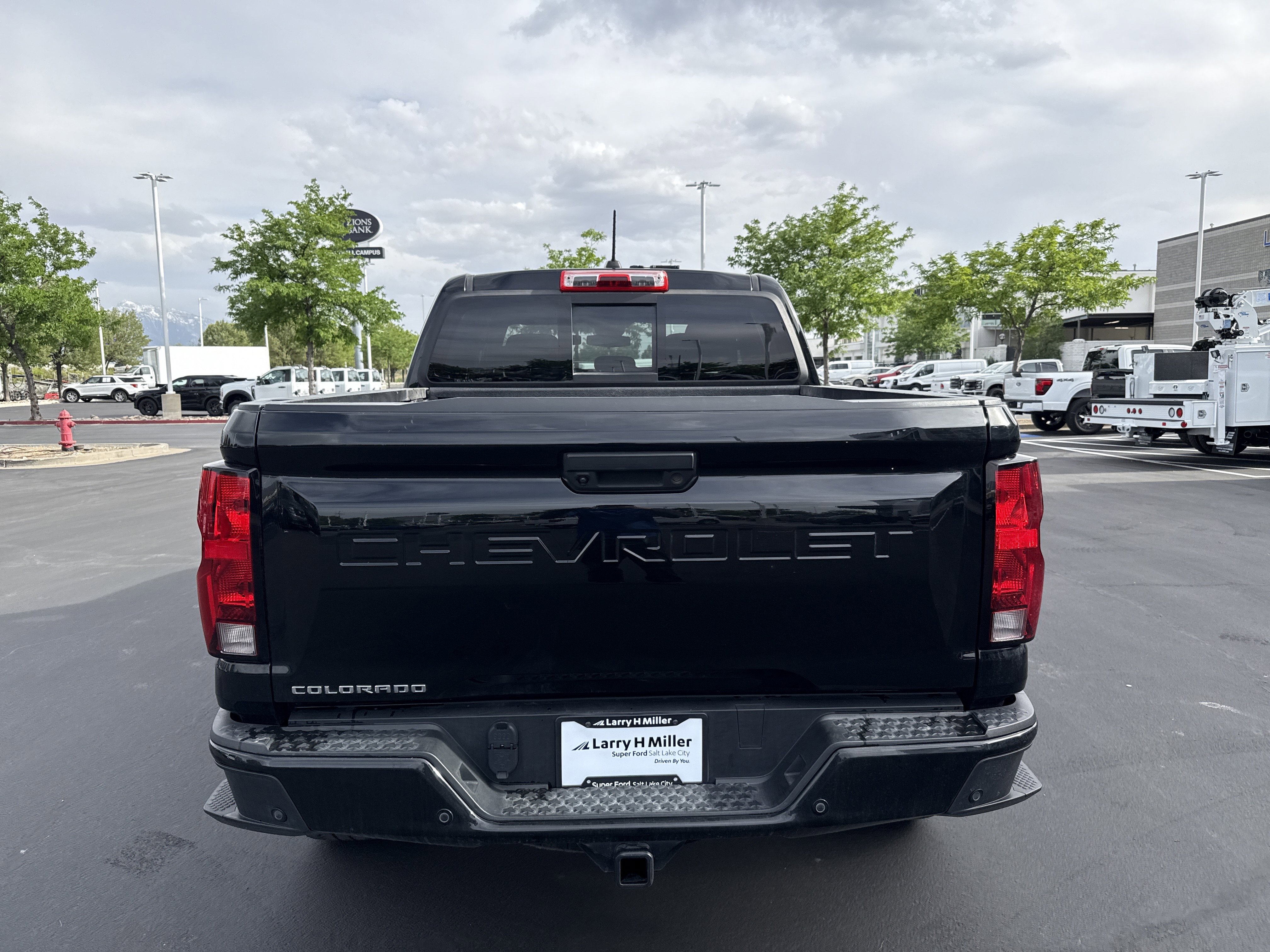 Used 2023 Chevrolet Colorado Trail Boss w/ Technology Package AWD/4WD image 4