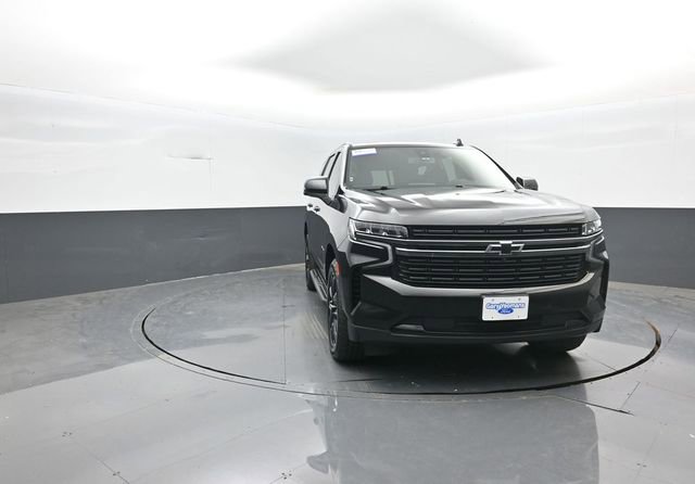 Used 2022 Chevrolet Tahoe RST w/ Luxury Package AWD/4WD image 2