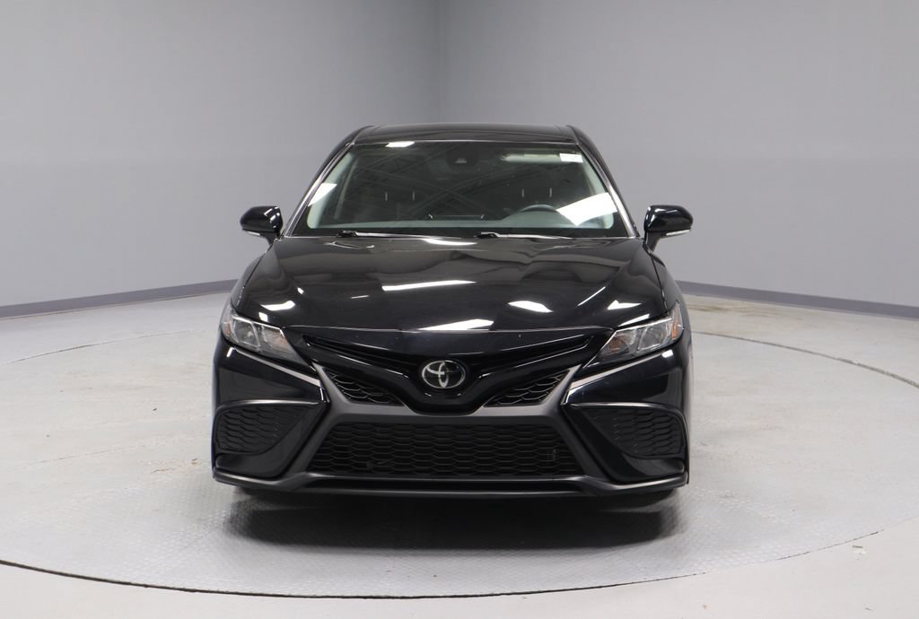 Used 2022 Toyota Camry SE w/ Convenience Package FWD image 5