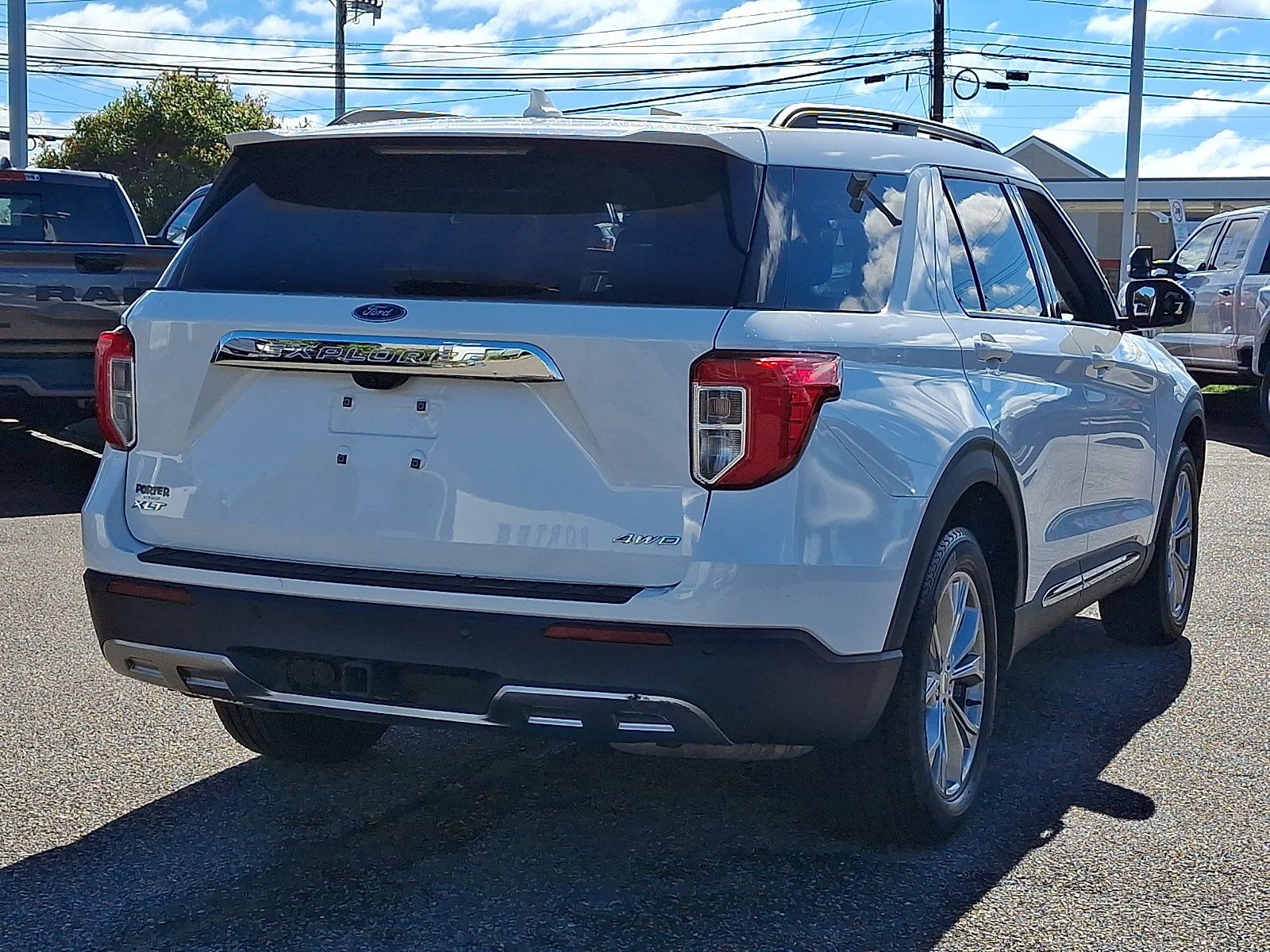 Certified 2023 Ford Explorer XLT w/ Equipment Group 202A AWD/4WD image 10