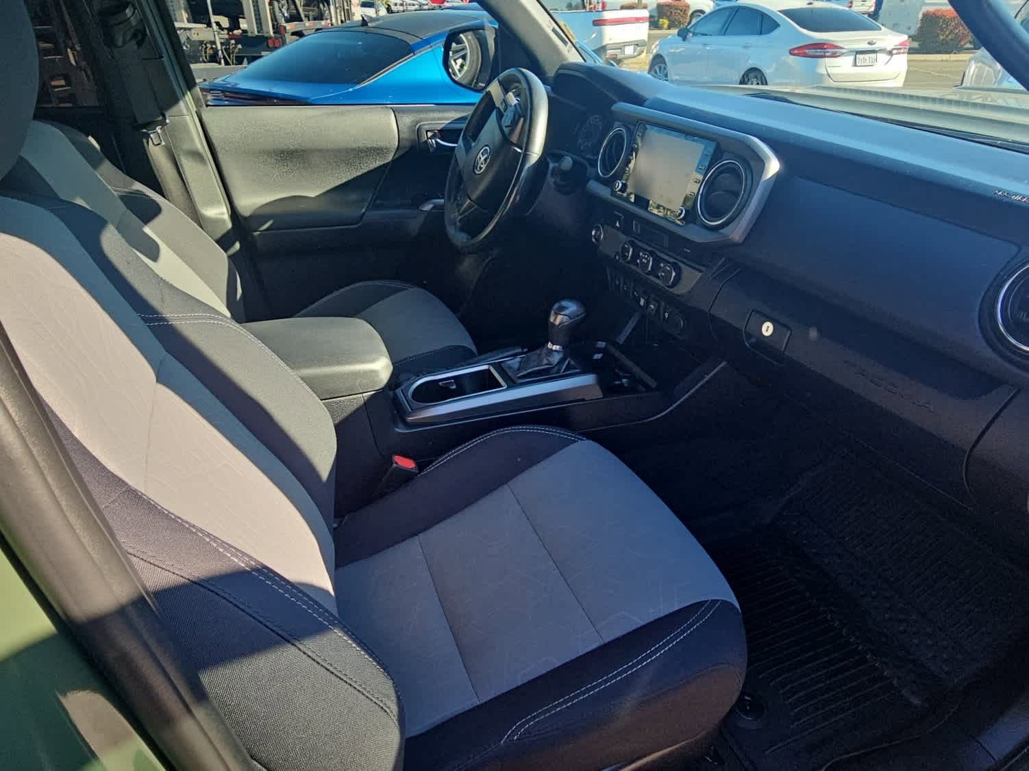 Used 2021 Toyota Tacoma TRD Sport w/ Technology Package image 13