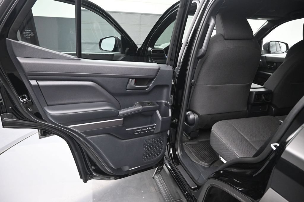 Used 2025 Toyota 4Runner SR5 AWD/4WD image 12