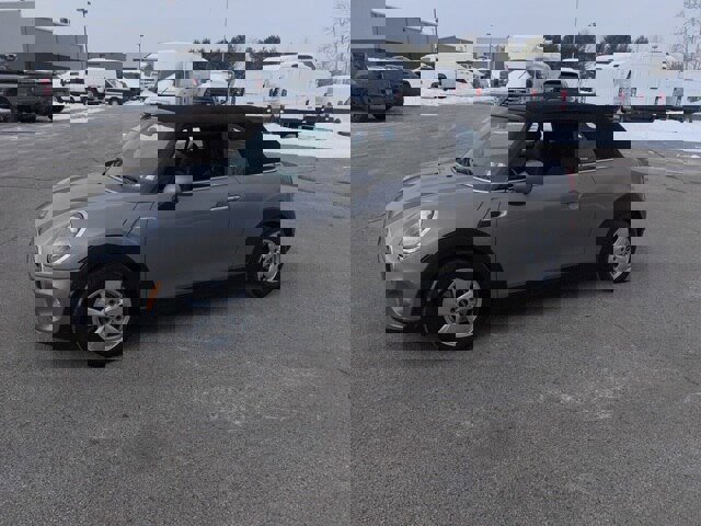 Used 2018 MINI Cooper Convertible image 3