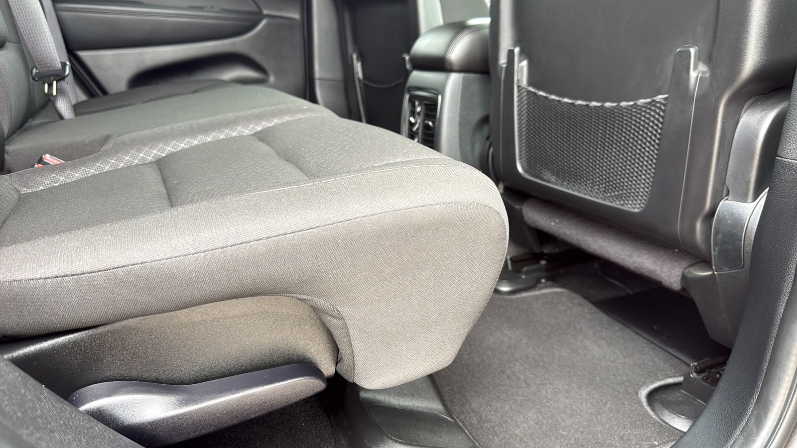 Used 2021 Jeep Grand Cherokee Laredo RWD image 26