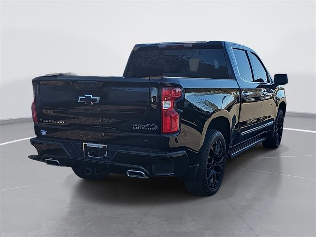 Used 2025 Chevrolet Silverado 1500 High Country image 3