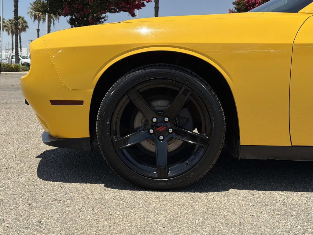 Used 2018 Dodge Challenger SXT w/ Blacktop Package RWD image 28