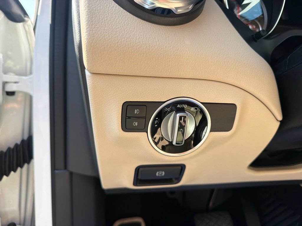 Used 2019 Mercedes-Benz GLA 250 4MATIC image 24