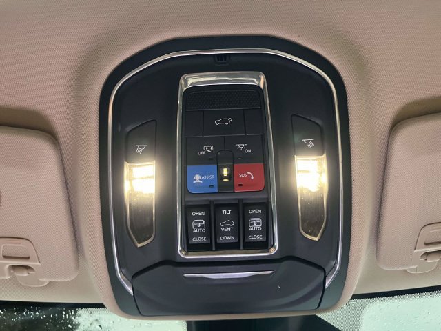 Used 2021 Jeep Grand Cherokee L Limited AWD/4WD image 33
