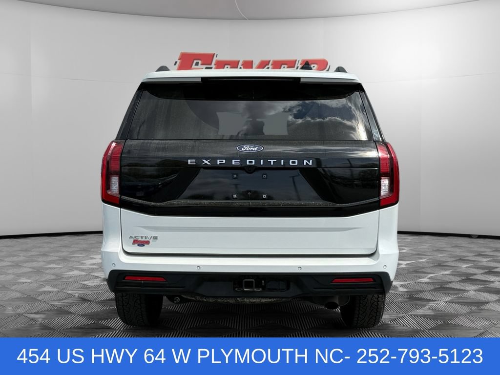 Certified 2025 Ford Expedition Active AWD/4WD image 4