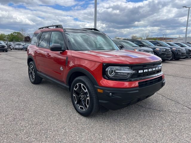 Certified 2023 Ford Bronco Sport Outer Banks w/ Tech Package AWD/4WD image 3
