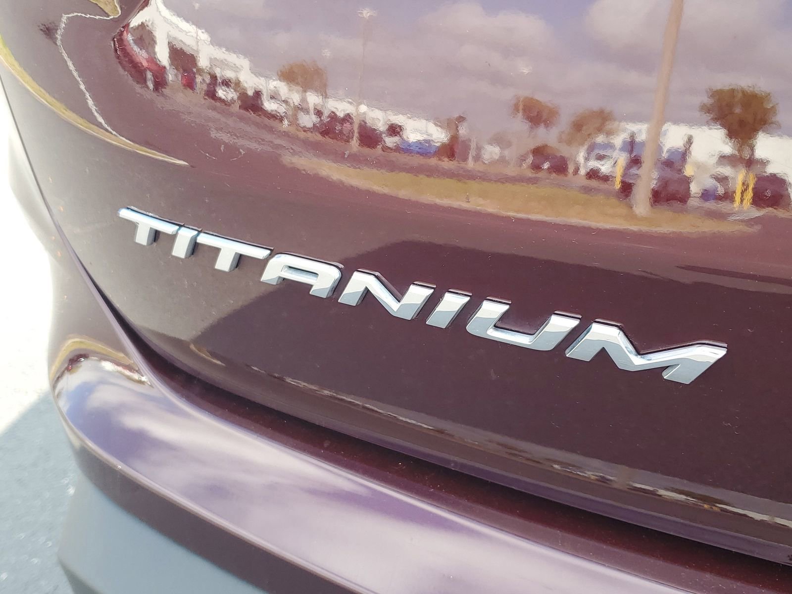 Certified 2024 Ford Edge Titanium image 6