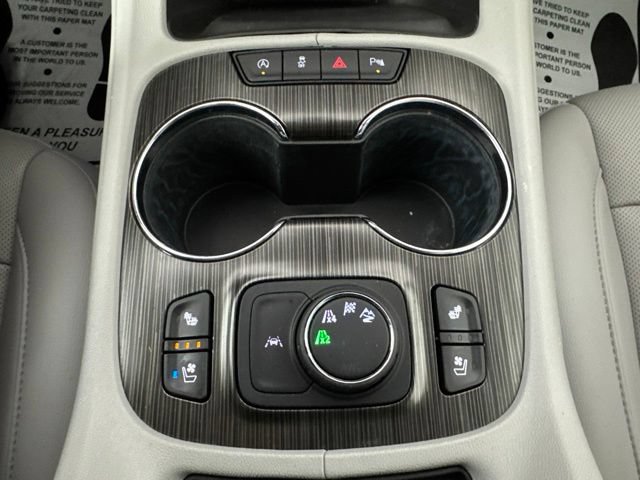 Used 2022 GMC Acadia SLT w/ Technology Package AWD/4WD image 18