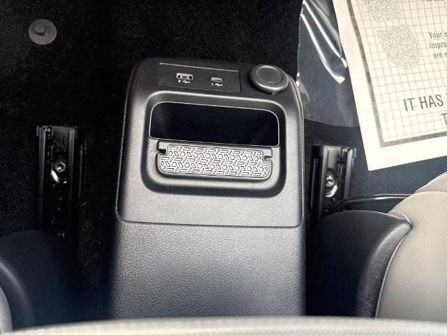 Used 2025 Nissan Ariya AWD image 19