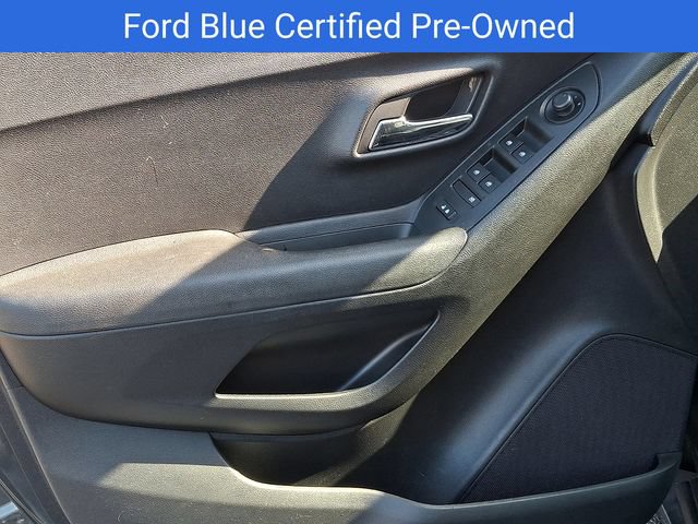 Used 2020 Chevrolet Trax LS w/ Tint and Cruise Package FWD image 11