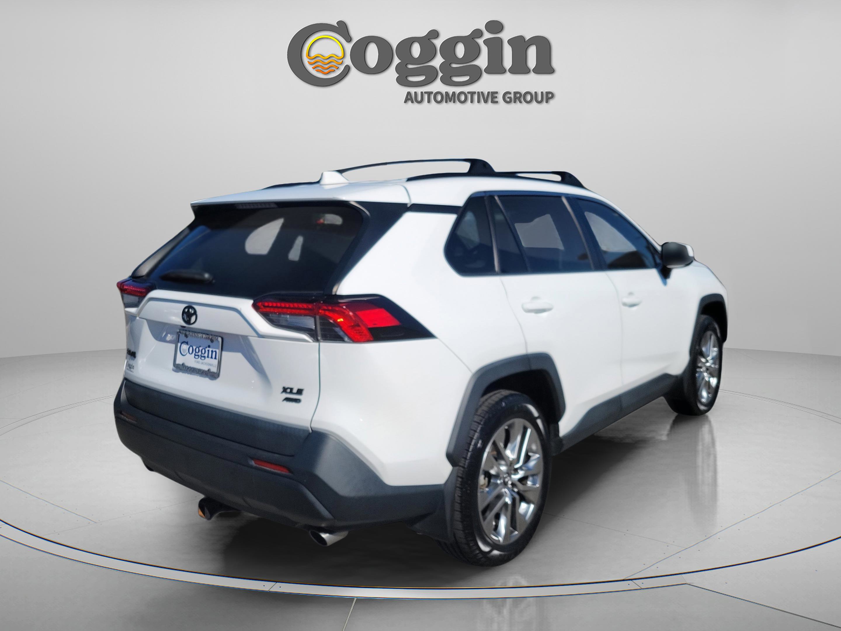 Used 2019 Toyota RAV4 XLE Premium w/ Advanced Technology Package image 3
