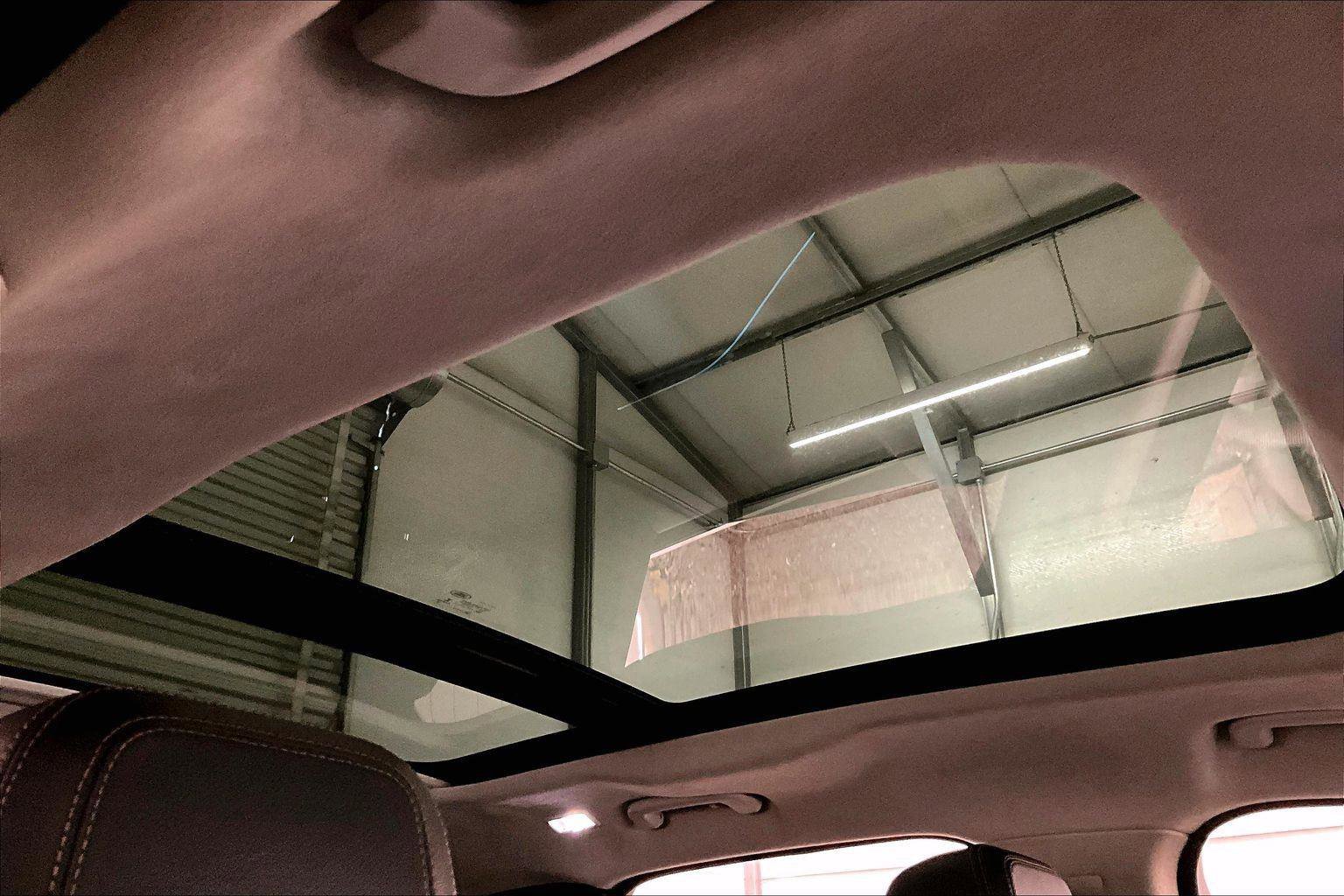 Used 2020 Jaguar F-PACE Prestige image 21