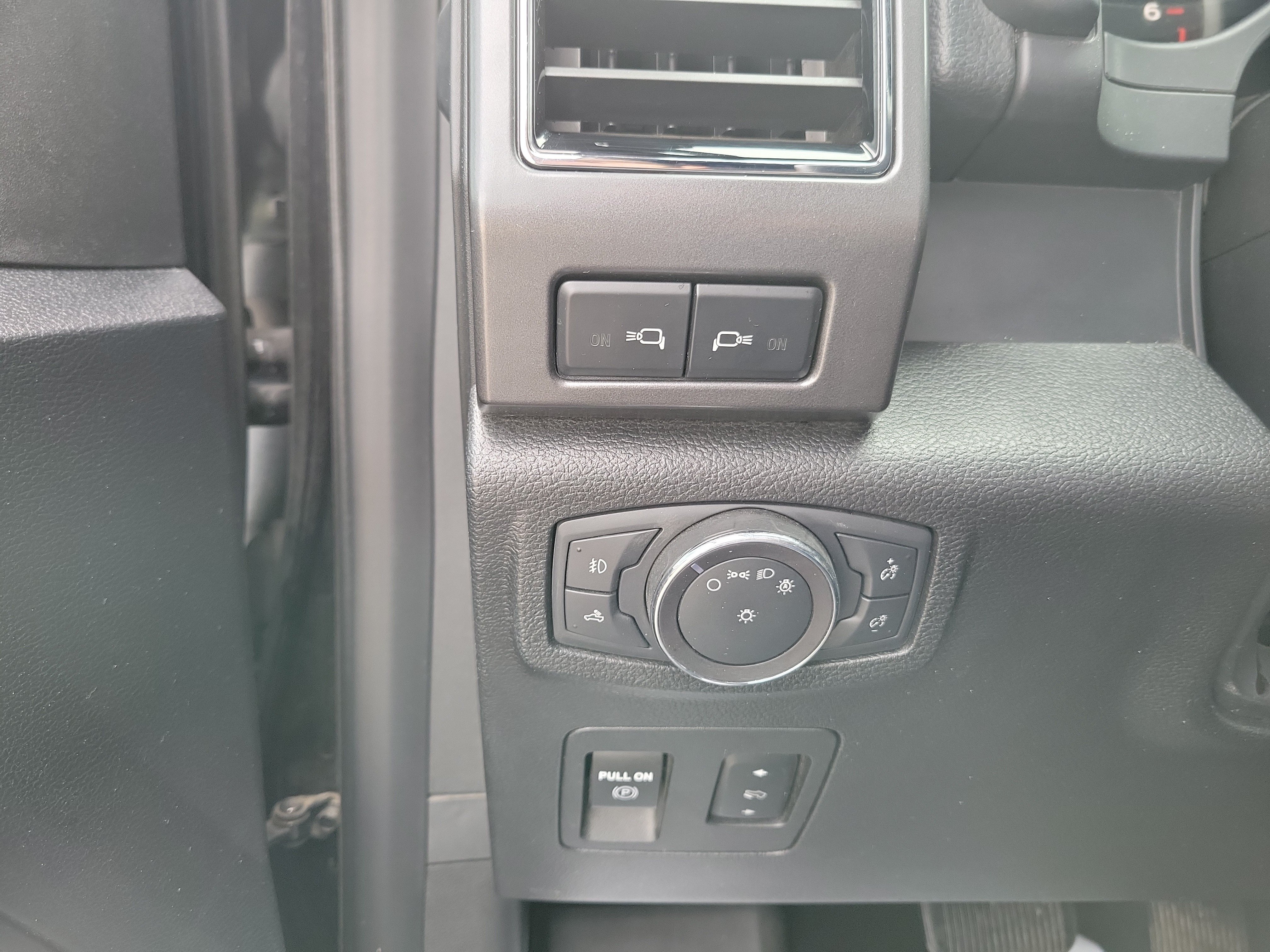 Certified 2019 Ford F150 XLT w/ Equipment Group 302A Luxury AWD/4WD image 19