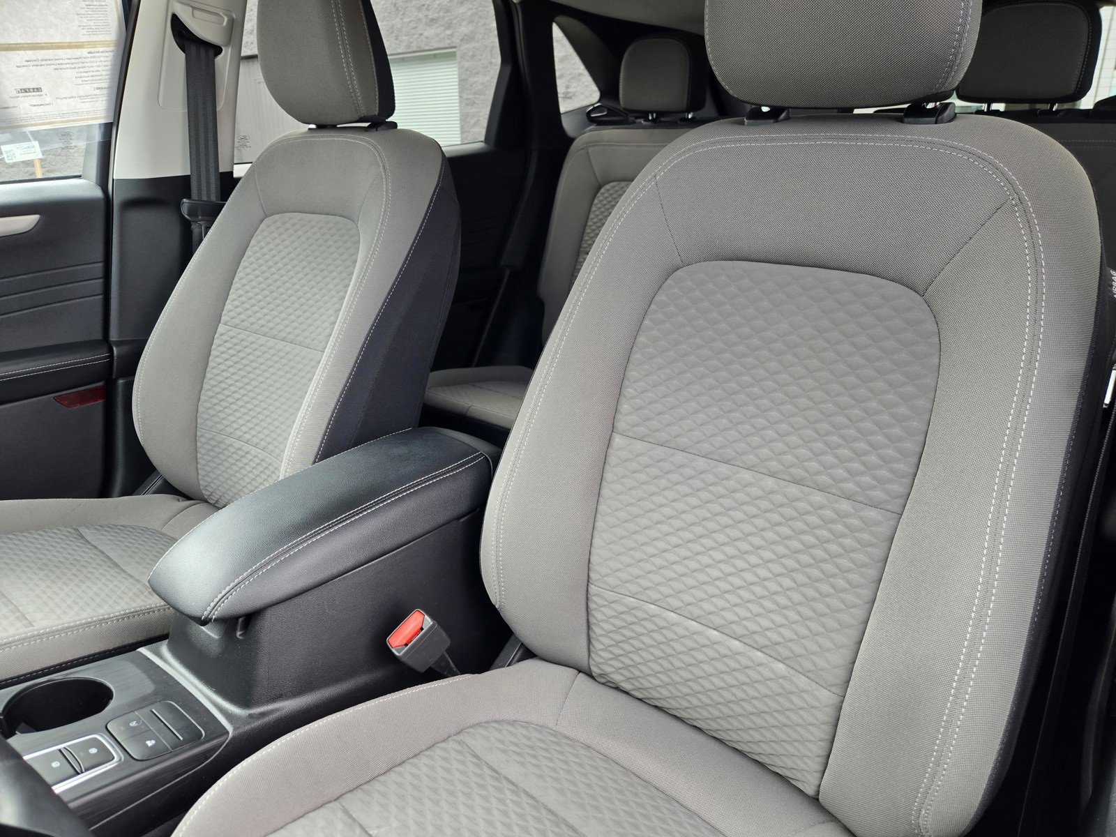 Certified 2022 Ford Escape SE w/ SE Sport Appearance Package image 21