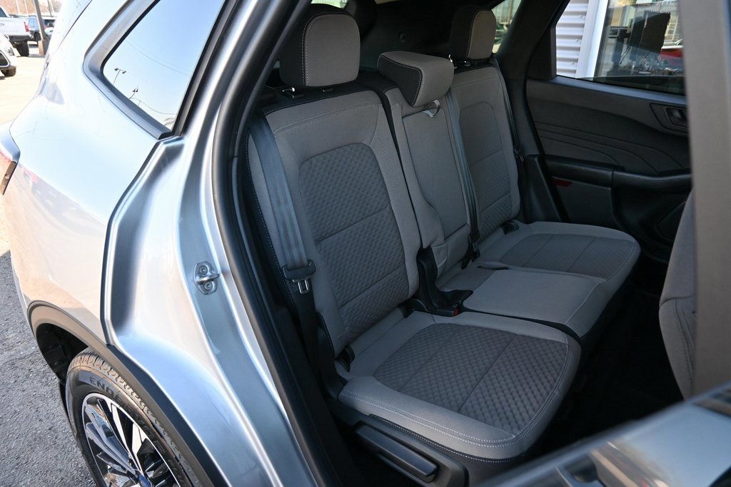 Certified 2022 Ford Escape SE w/ SE Sport Appearance Package image 24