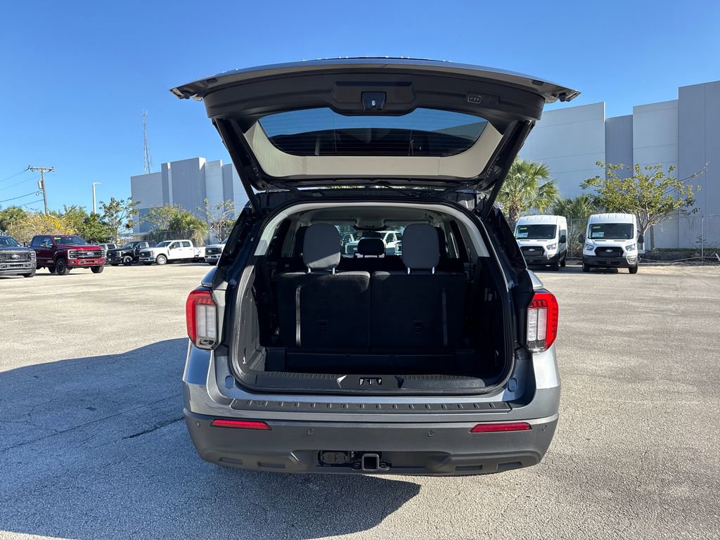 Certified 2025 Ford Explorer Active image 29