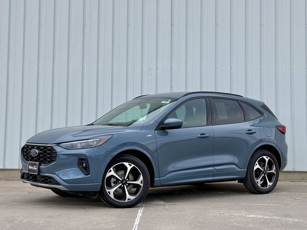 Certified 2025 Ford Escape ST-Line Elite w/ Premium Technology Package AWD/4WD image 2