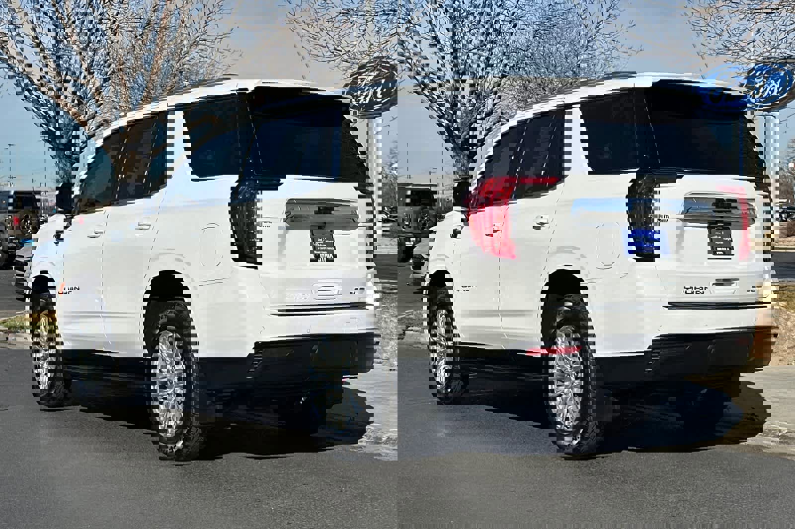 Used 2024 GMC Yukon SLE w/ Max Trailering Package image 3