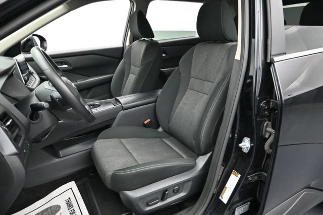 Used 2025 Nissan Rogue SV FWD image 11
