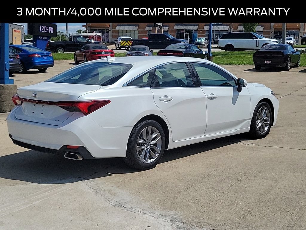 Used 2019 Toyota Avalon XLE w/ Moonroof Package FWD image 4