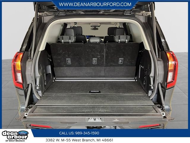 Certified 2025 Ford Expedition Active AWD/4WD image 6