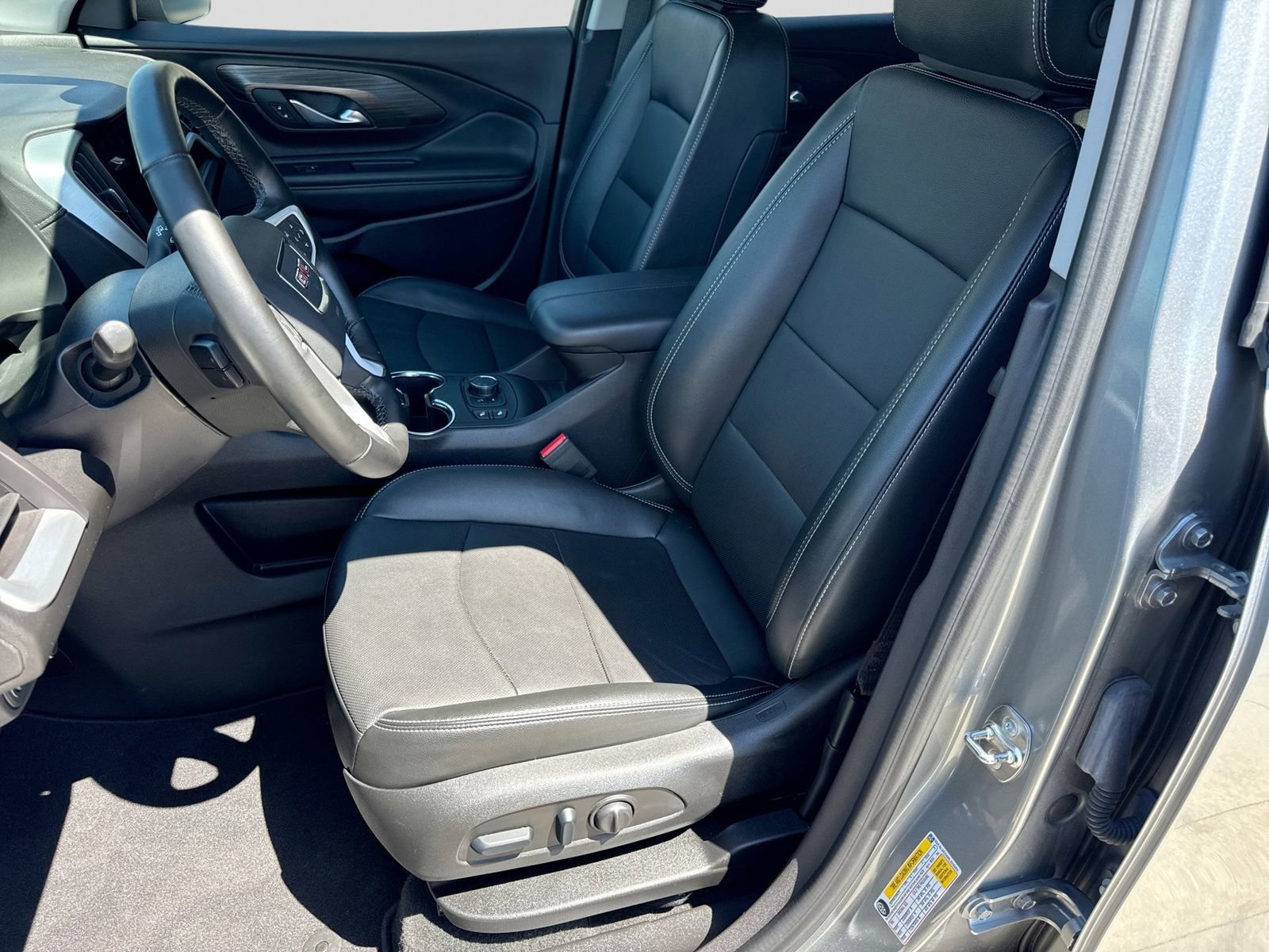 Used 2024 GMC Terrain SLT w/ Elevation Edition AWD/4WD image 19